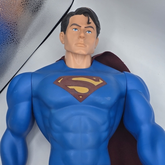 Superman Returns Superman w/ Cape 30" Action Figure - Picture 10 of 14